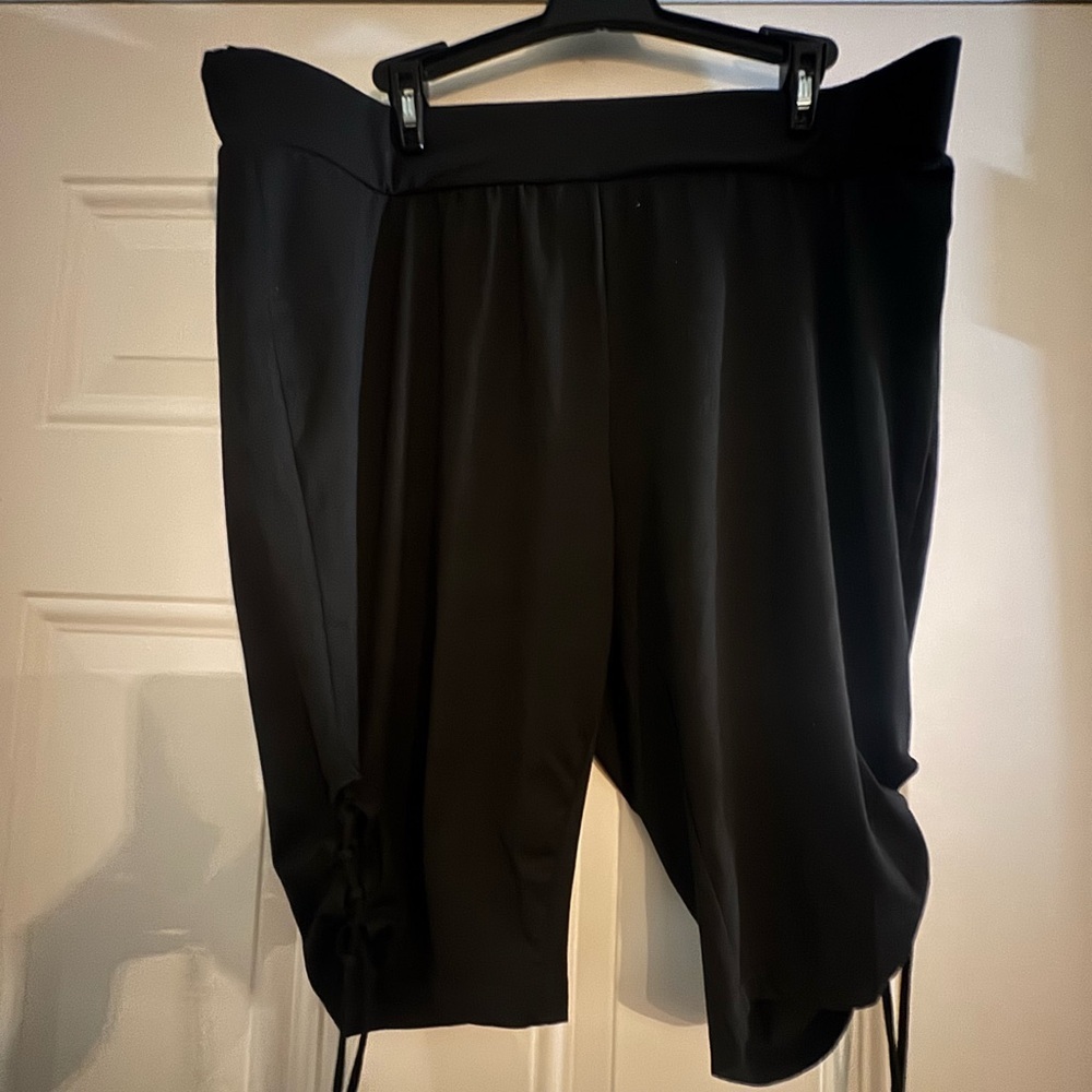 Comfortable Black plus size  capris
